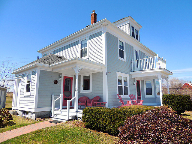 Nova Scotia Real Estate - Lunenburg Oceanview Home