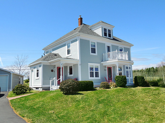 Nova Scotia Real Estate - Lunenburg Oceanview Home